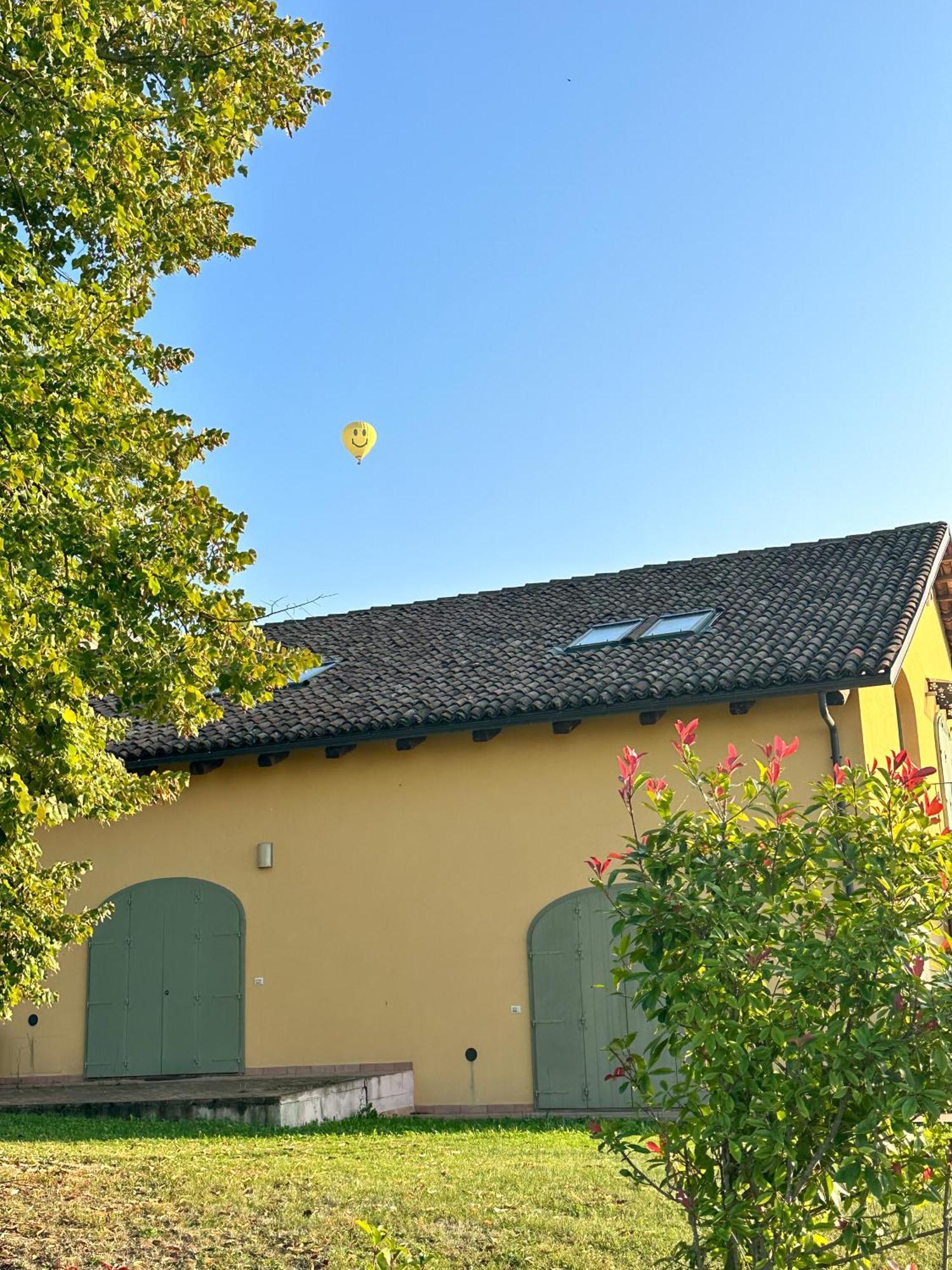 Just Langhe Casa Barolo Villa Новело Екстериор снимка