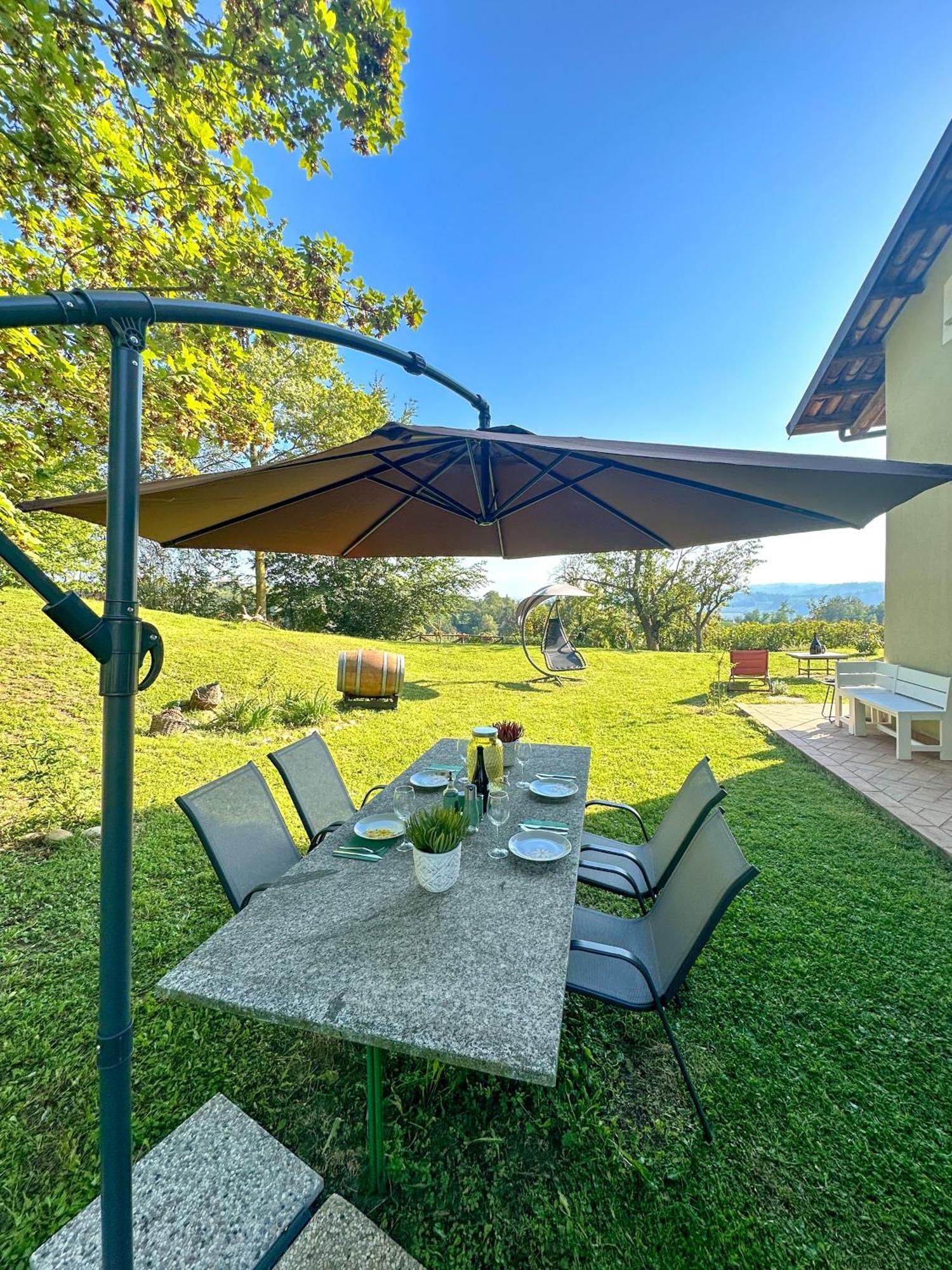 Just Langhe Casa Barolo Villa Новело Екстериор снимка